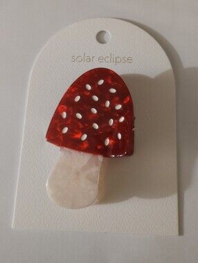BNWT Solar Eclipse Fall Mushroom Small Hair Claw Clip